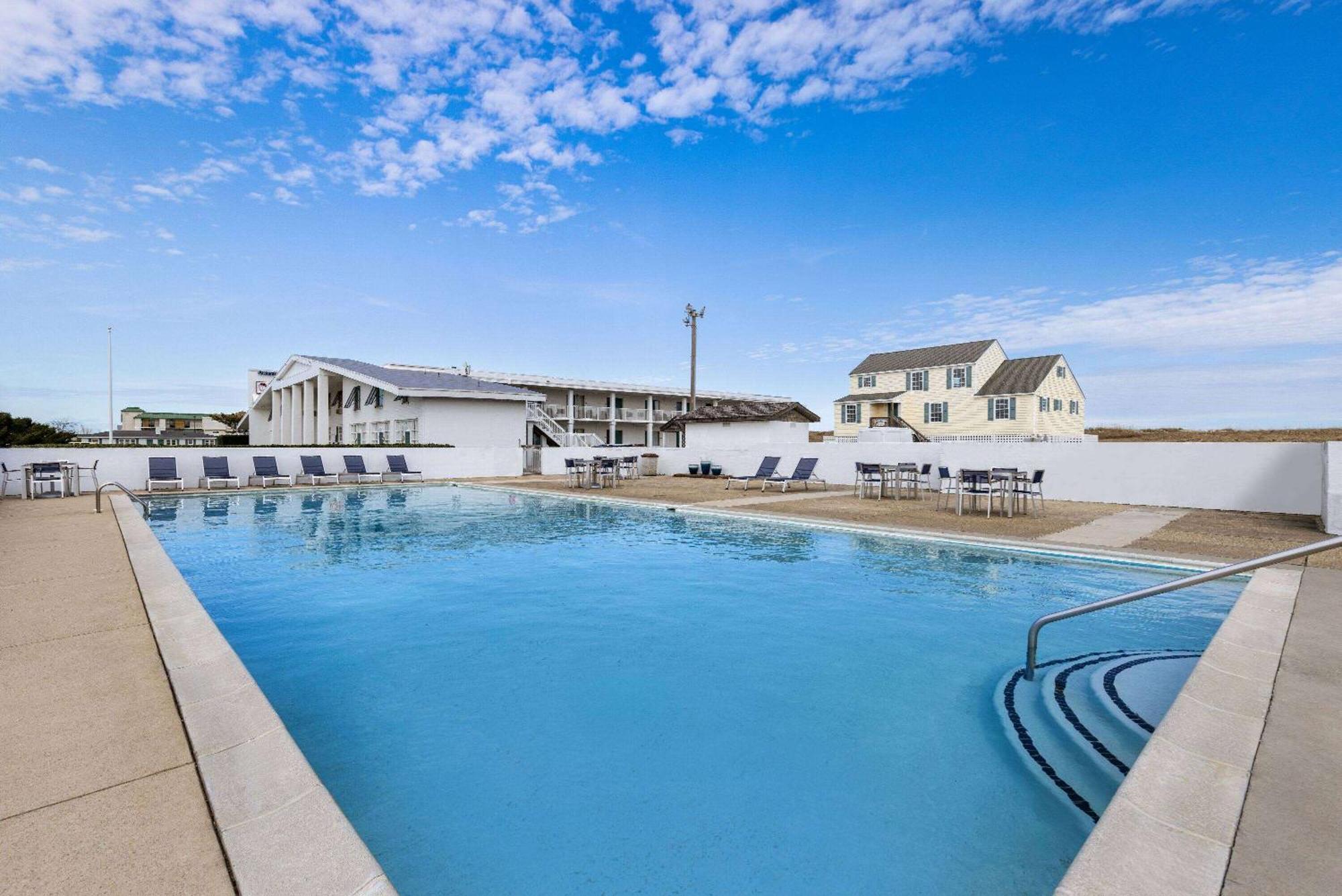 Days Inn By Wyndham Kill Devil Hills Oceanfront - Wilbur Eksteriør billede