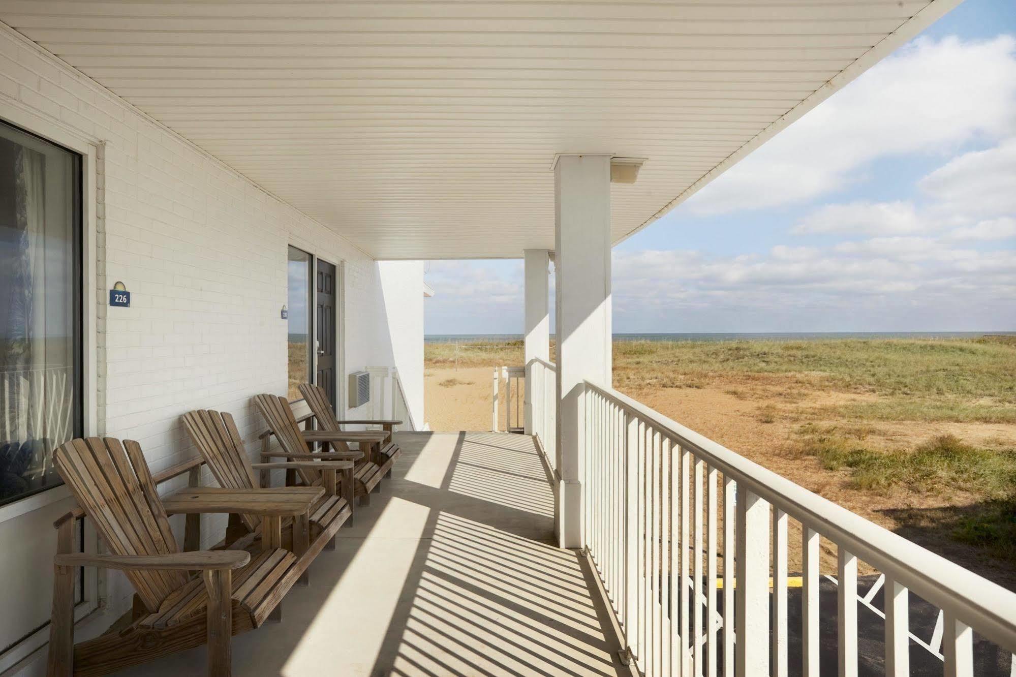Days Inn By Wyndham Kill Devil Hills Oceanfront - Wilbur Eksteriør billede